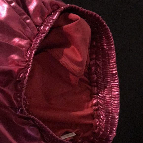 Metallic dolphin shorts - Picture 3 of 6